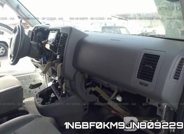 1N6BF0KM9JN809229 фото 6