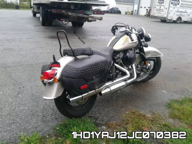 1HD1YAJ12JC070382 фото 5