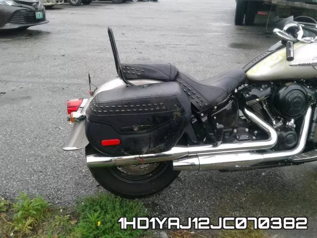 1HD1YAJ12JC070382 фото 7