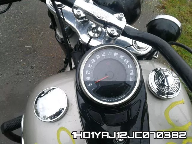 1HD1YAJ12JC070382 фото 9