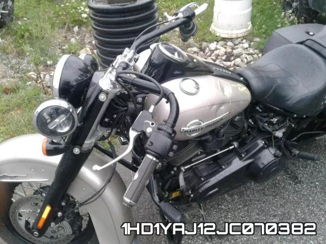1HD1YAJ12JC070382 фото 10