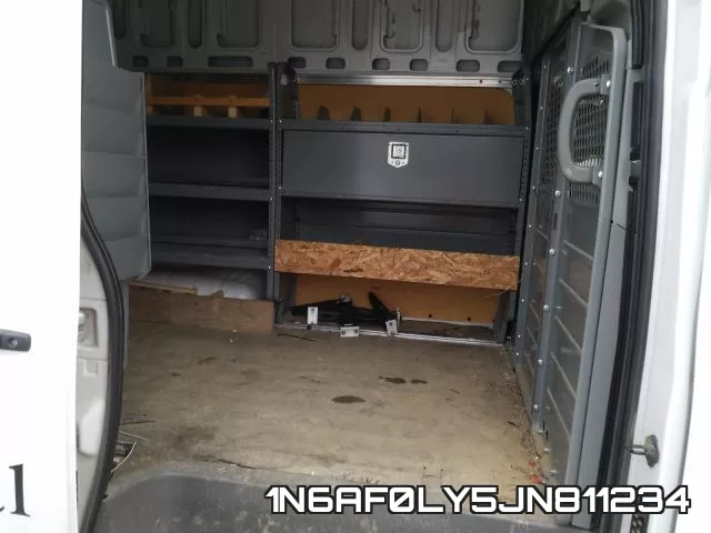 1N6AF0LY5JN811234 фото 7