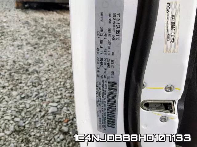 1C4NJDBB8HD107133 фото 2