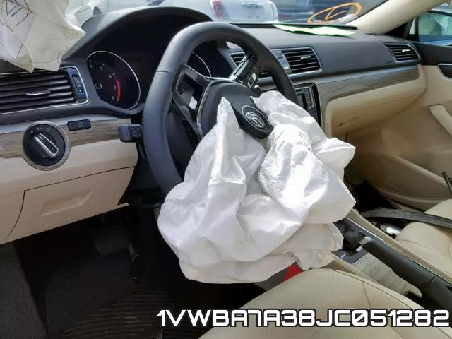 1VWBA7A38JC051282 фото 9