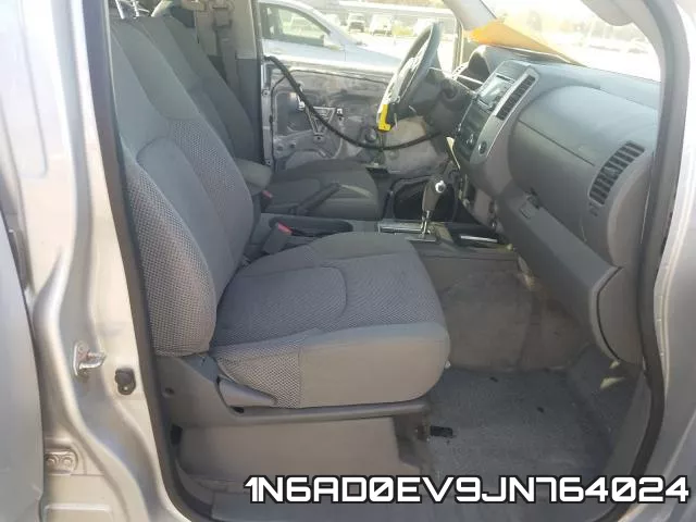 1N6AD0EV9JN764024 фото 6