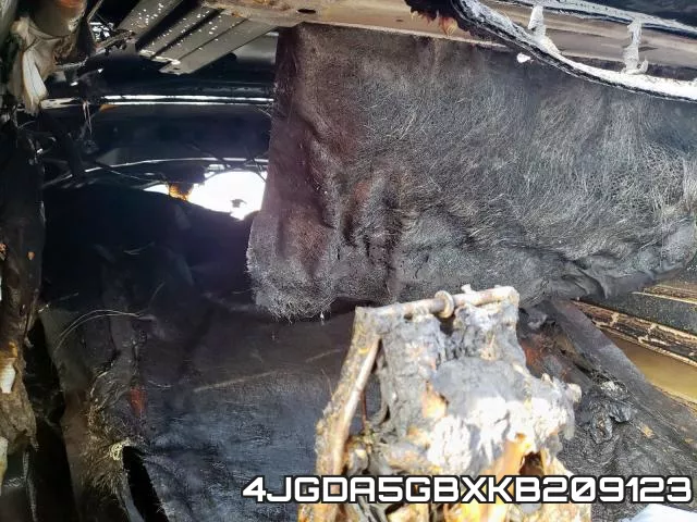 4JGDA5GBXKB209123 фото 7
