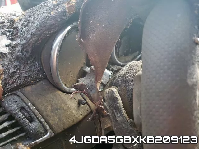 4JGDA5GBXKB209123 фото 9