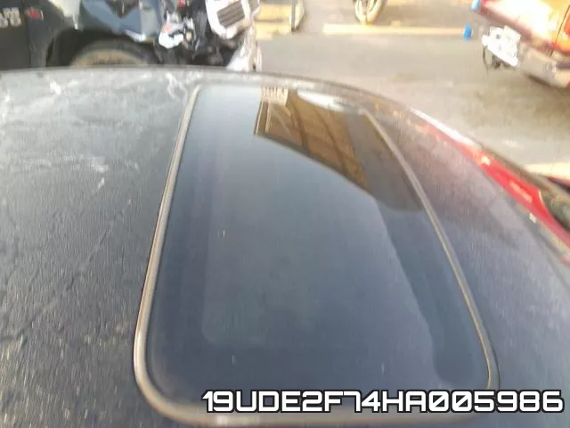 19UDE2F74HA005986 фото 9