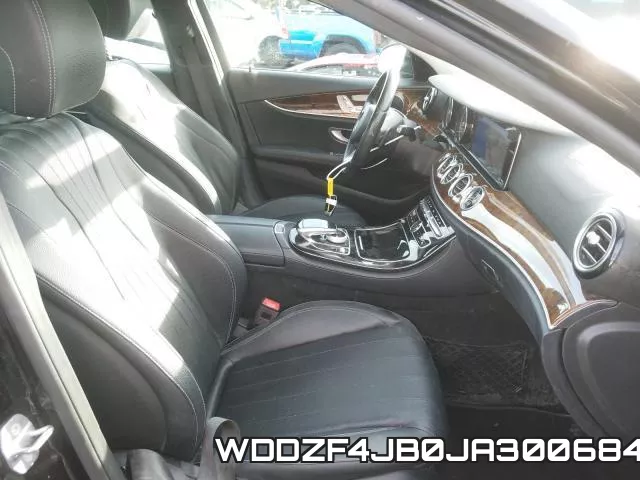 WDDZF4JB0JA300684 фото 6