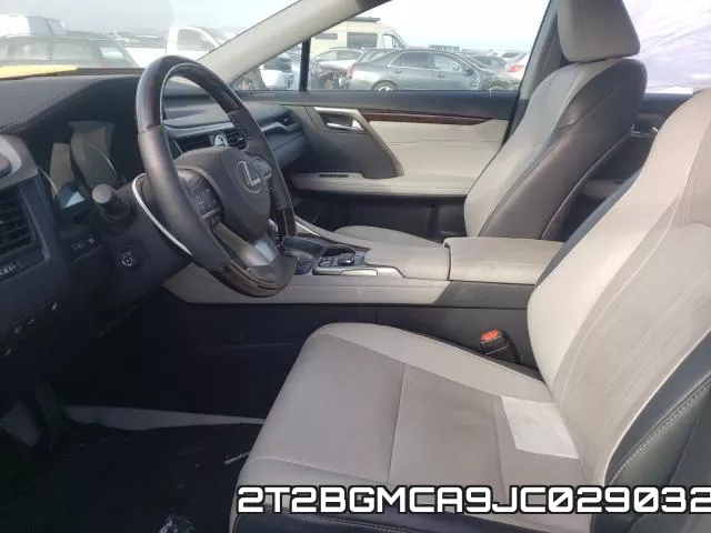 2T2BGMCA9JC029032 фото 6
