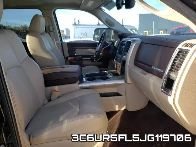 3C6UR5FL5JG119706 фото 6