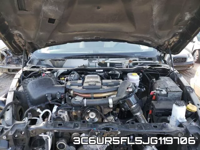 3C6UR5FL5JG119706 фото 8