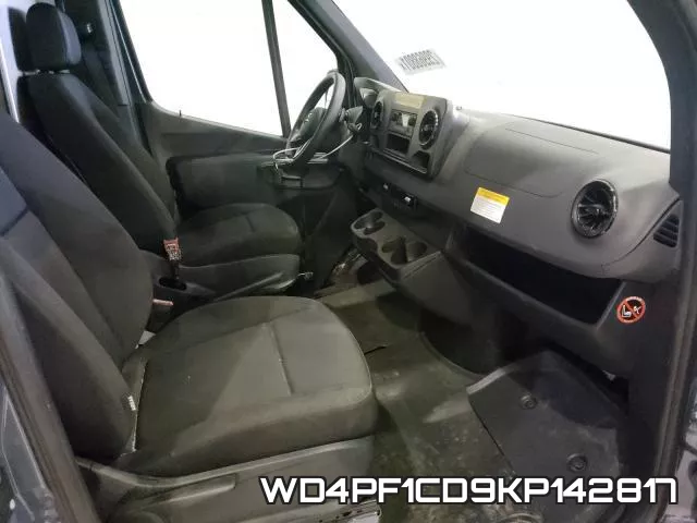 WD4PF1CD9KP142817 фото 5