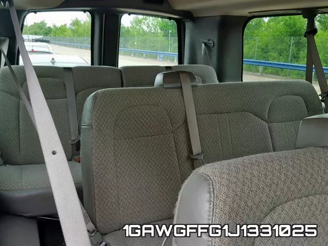 1GAWGFFG1J1331025 фото 10
