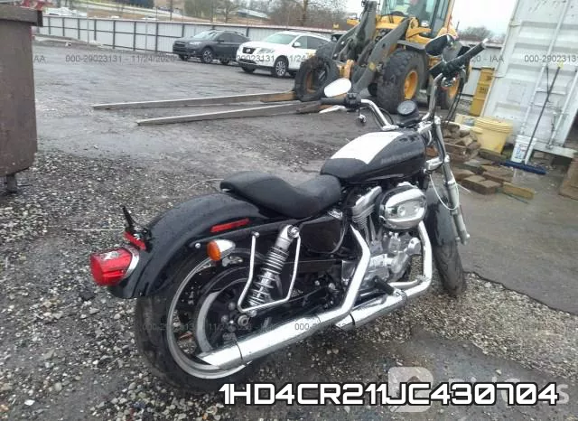 1HD4CR211JC430704 фото 5