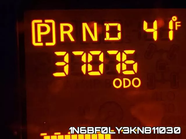 1N6BF0LY3KN811030 фото 9