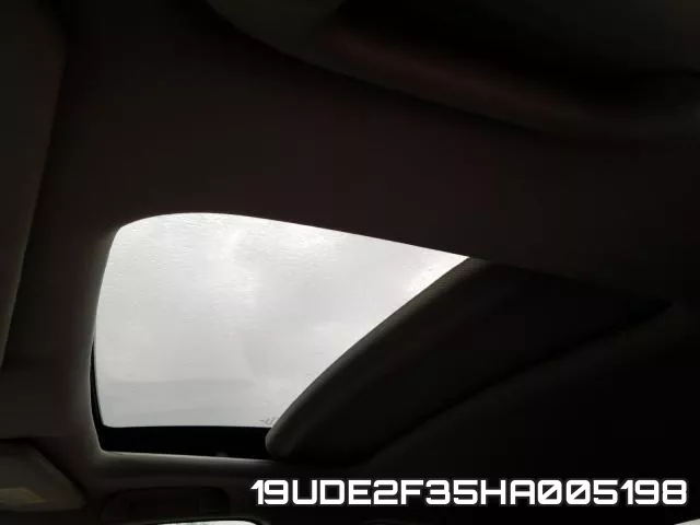 19UDE2F35HA005198 фото 8