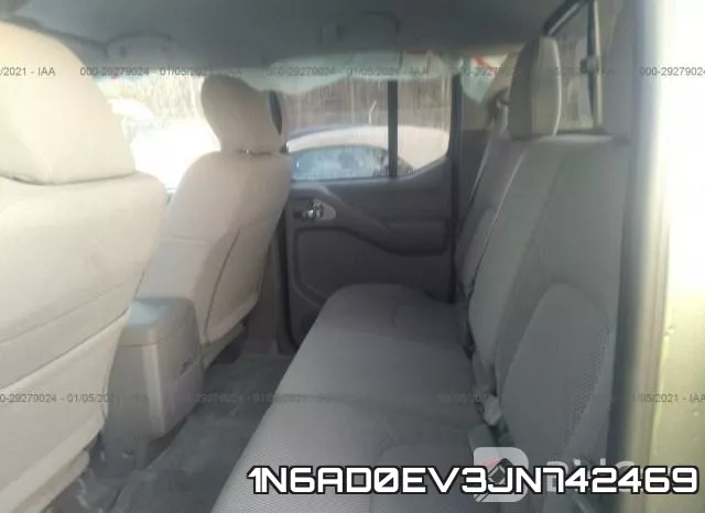 1N6AD0EV3JN742469 фото 8