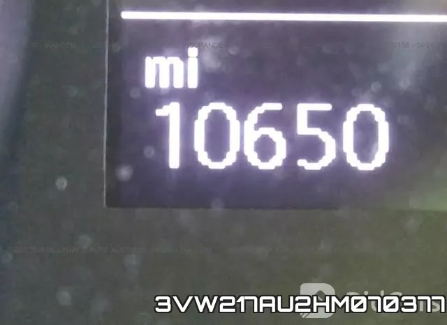 3VW217AU2HM070377 фото 8