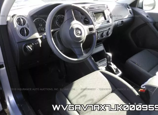 WVGAV7AX7JK000959 фото 6