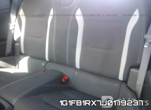 1G1FB1RX7J0179237 фото 9