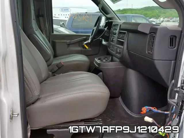 1GTW7AFP9J1210429 фото 6