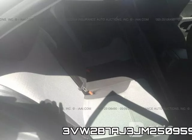 3VW2B7AJ3JM250959 фото 9